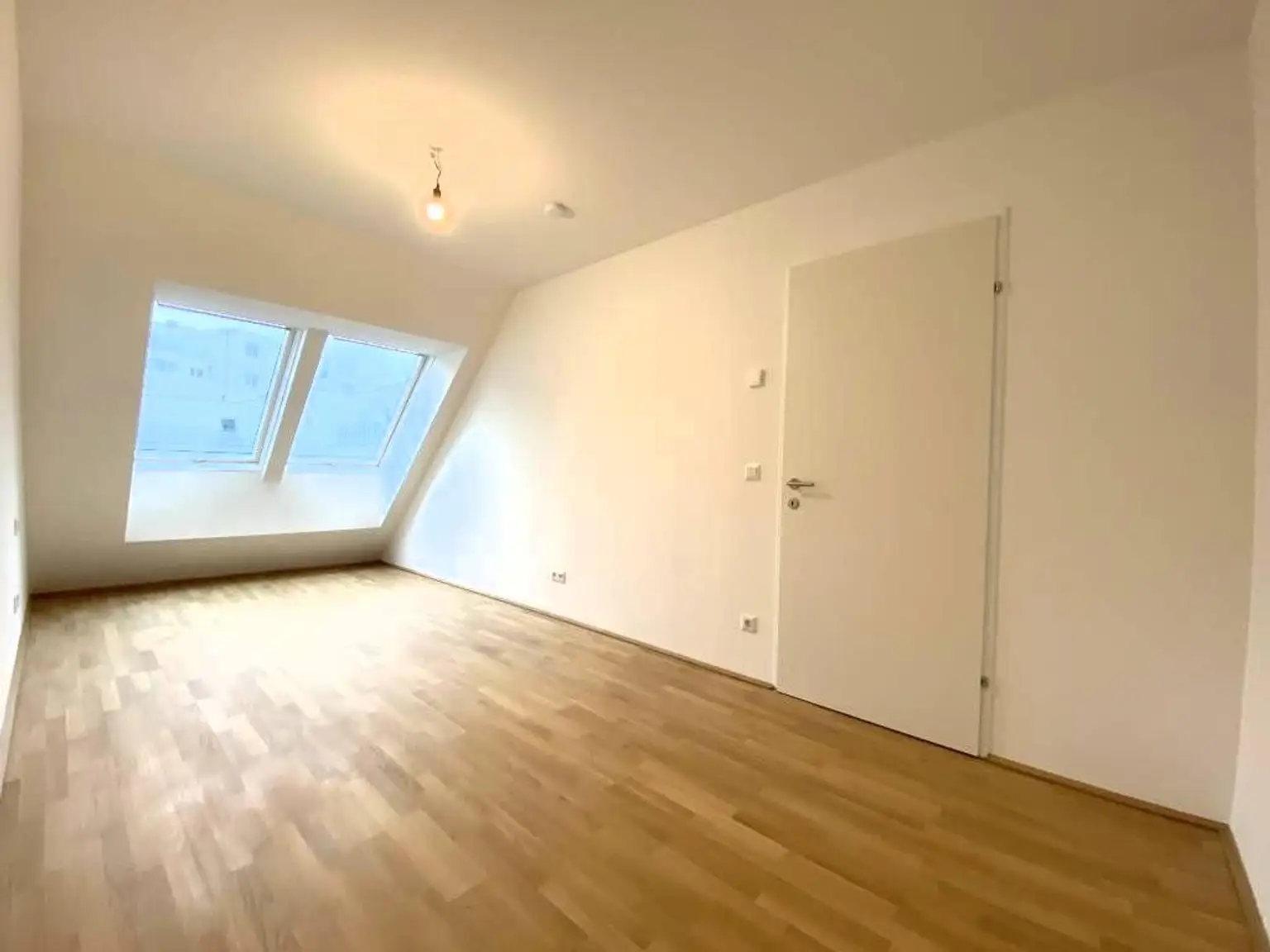 Koloniestraße: Hochwertige Neubauwohnung mit MEGA-13m²-BALKON!!!