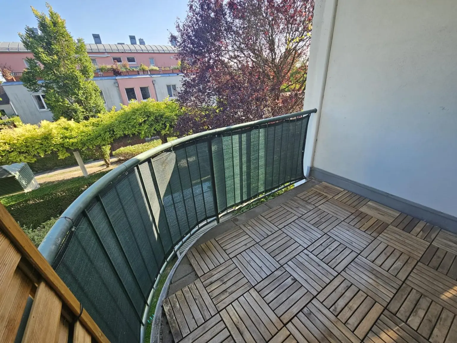 grüne Ruhelage, großer Balkon, sehr angenehme Wohngegend