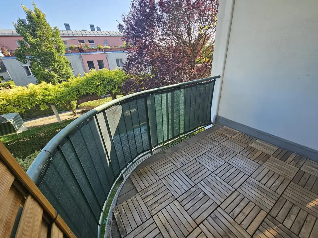 grüne Ruhelage, großer Balkon, sehr angenehme Wohngegend
