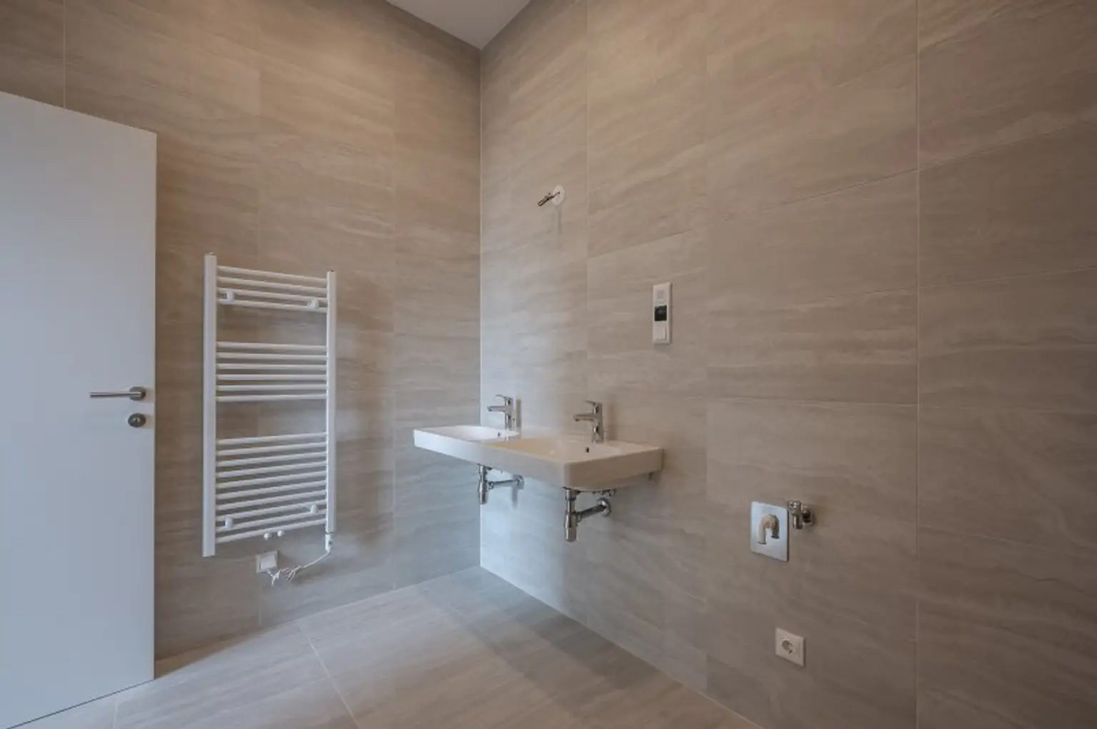 ++FonteFlats++ Außergewöhnlicher 4-Zimmer Dachgeschoss-ERSTBEZUG mit großartiger Dachterrasse