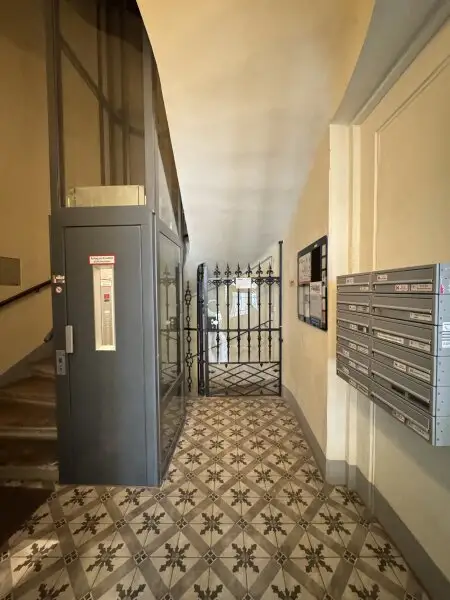 Anlagepaket mit 5 Geschäftslokale & 1 Wohnung – stabile Mieteinnahmen – attraktive Rendite 5,25%