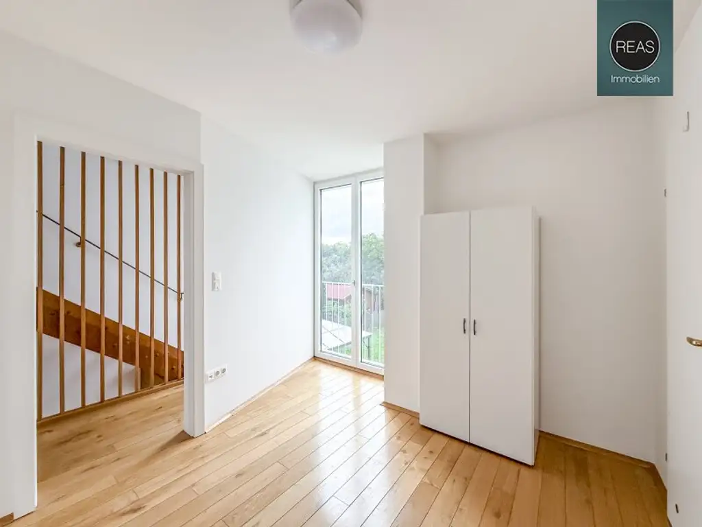 Provisionsfrei: Sehr gut ausgestattete Doppelhaushälfte mit Garten beim Theresa-Tauscher-Park! 5 Min. zum Donau Zentrum. 10 Min. zur UNO City. Parkplatz verfügbar!