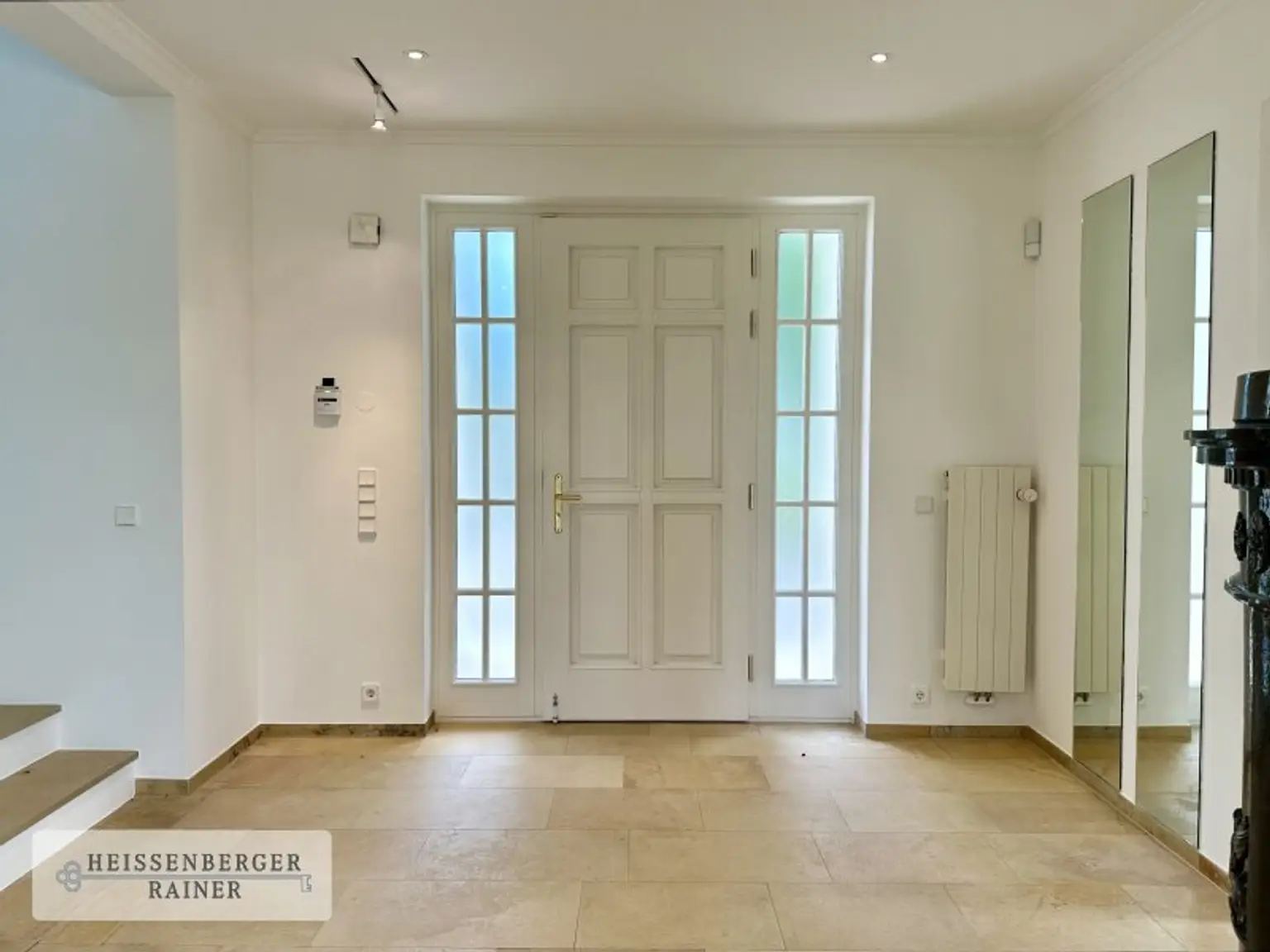 WOHNEN AM SEE /// REPRÄSENTATIV UND GROSSZÜGIG /// ELEGANTE SEEVILLA MIT ZWEI SEPARATEN EINHEITEN