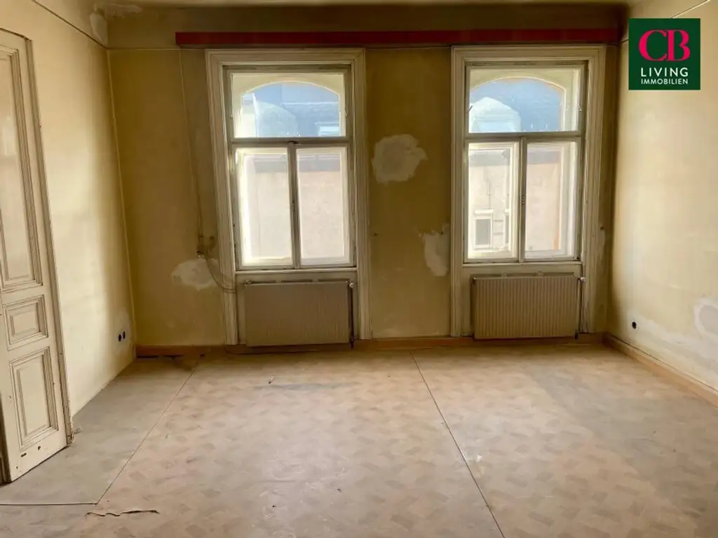 Sanierungsbedürftige Wohnung in einem klassischen Jahrhundertwendehaus