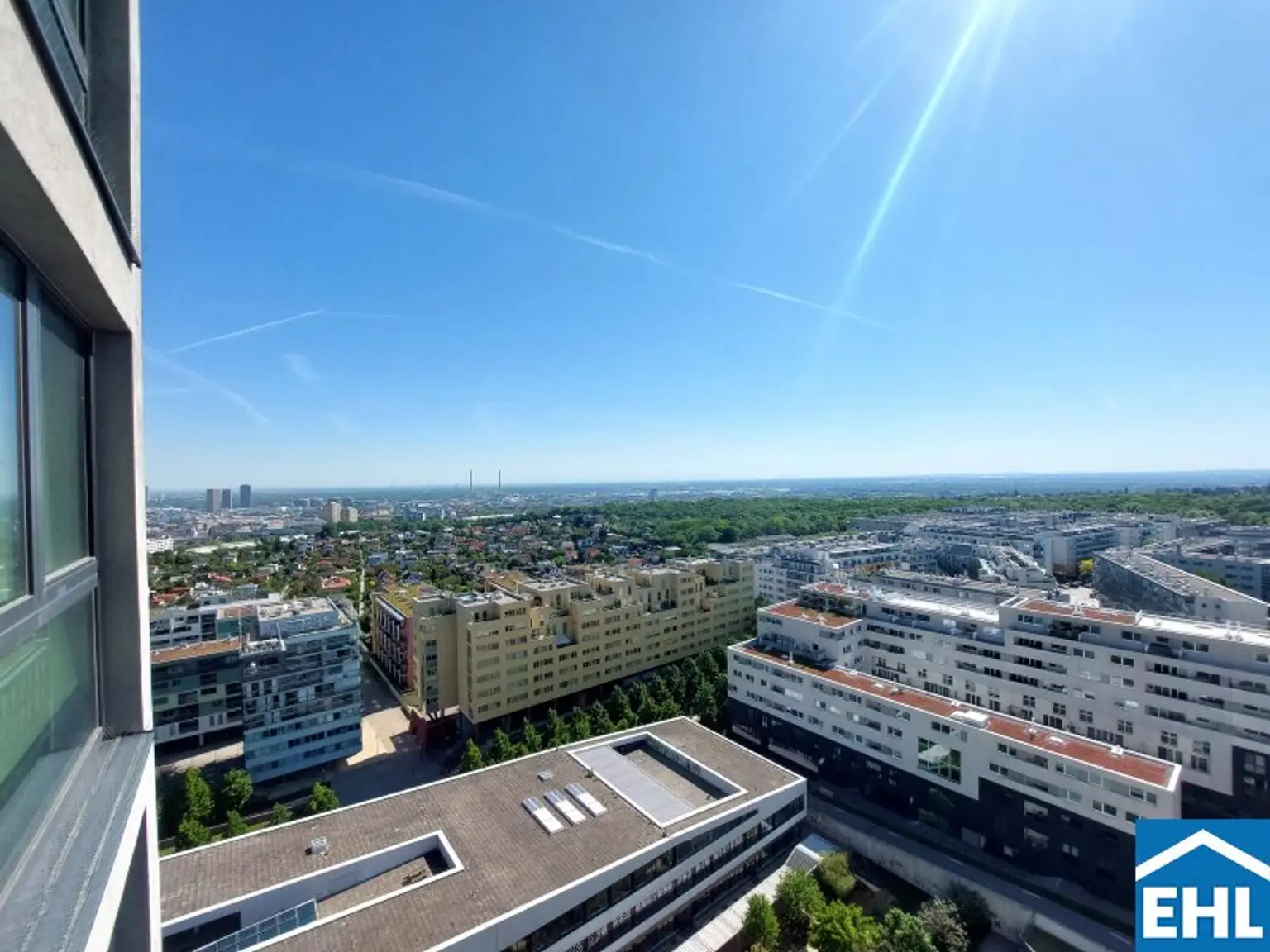 Traumhafte 2 Zimmerwohnung mit Balkon im 12. Stock im MySky-Tower