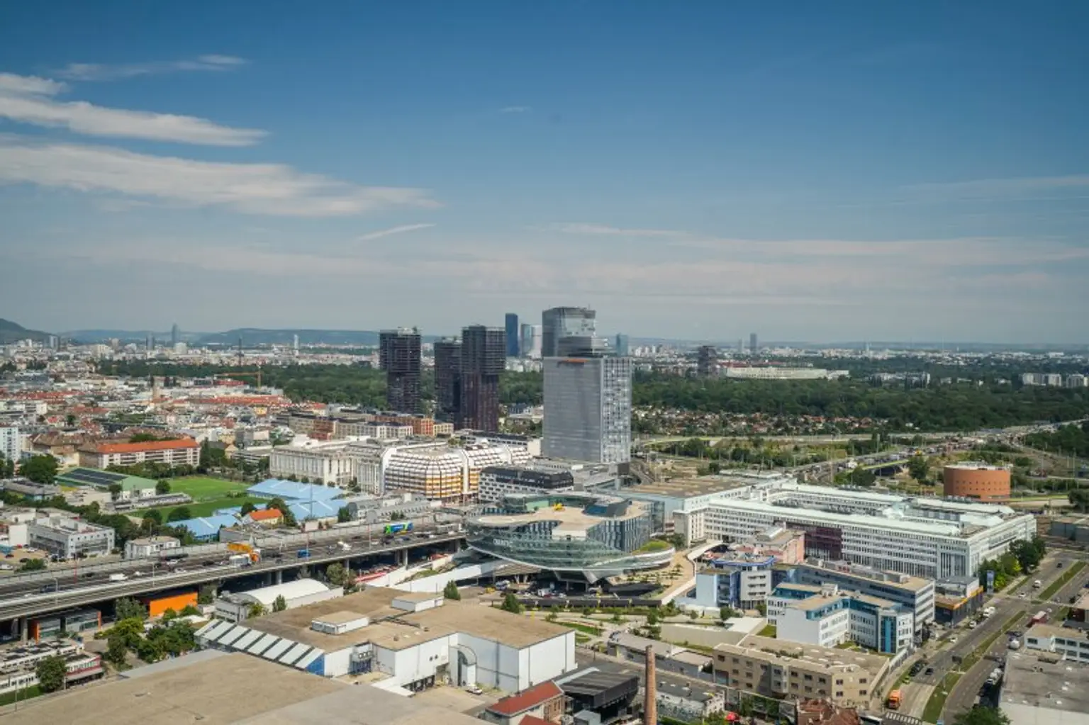 Q-Tower ! Moderne 3 Zimmer mit Balkon & Stellplatz/ +++RE/MAX Trend+++
