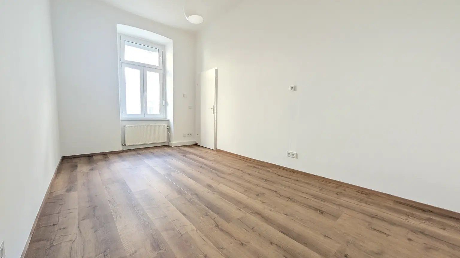 Helles, ruhig gelegenes Singleapartment - Brunnenmarkt - U6 Thaliastraße