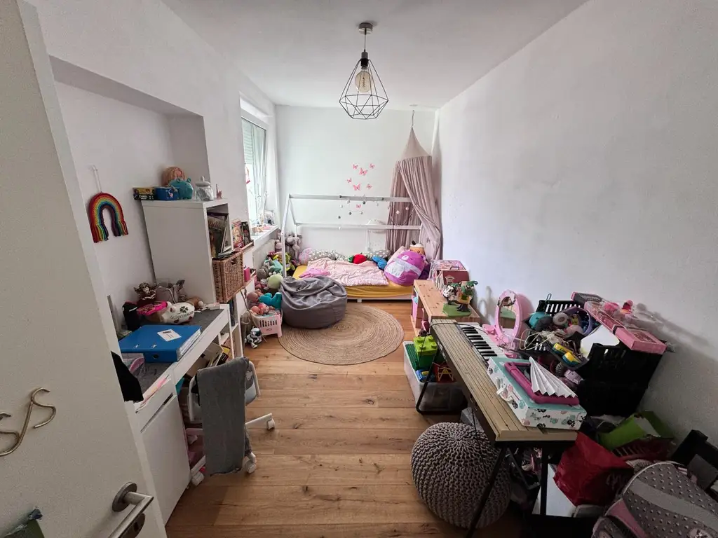 COMING SOON! Sehr sonnige und gemütliche 4-Zimmer Wohnung mit verglastem Balkon in beliebter Siedlungslage  Stelzhammerstraße / Timelkam