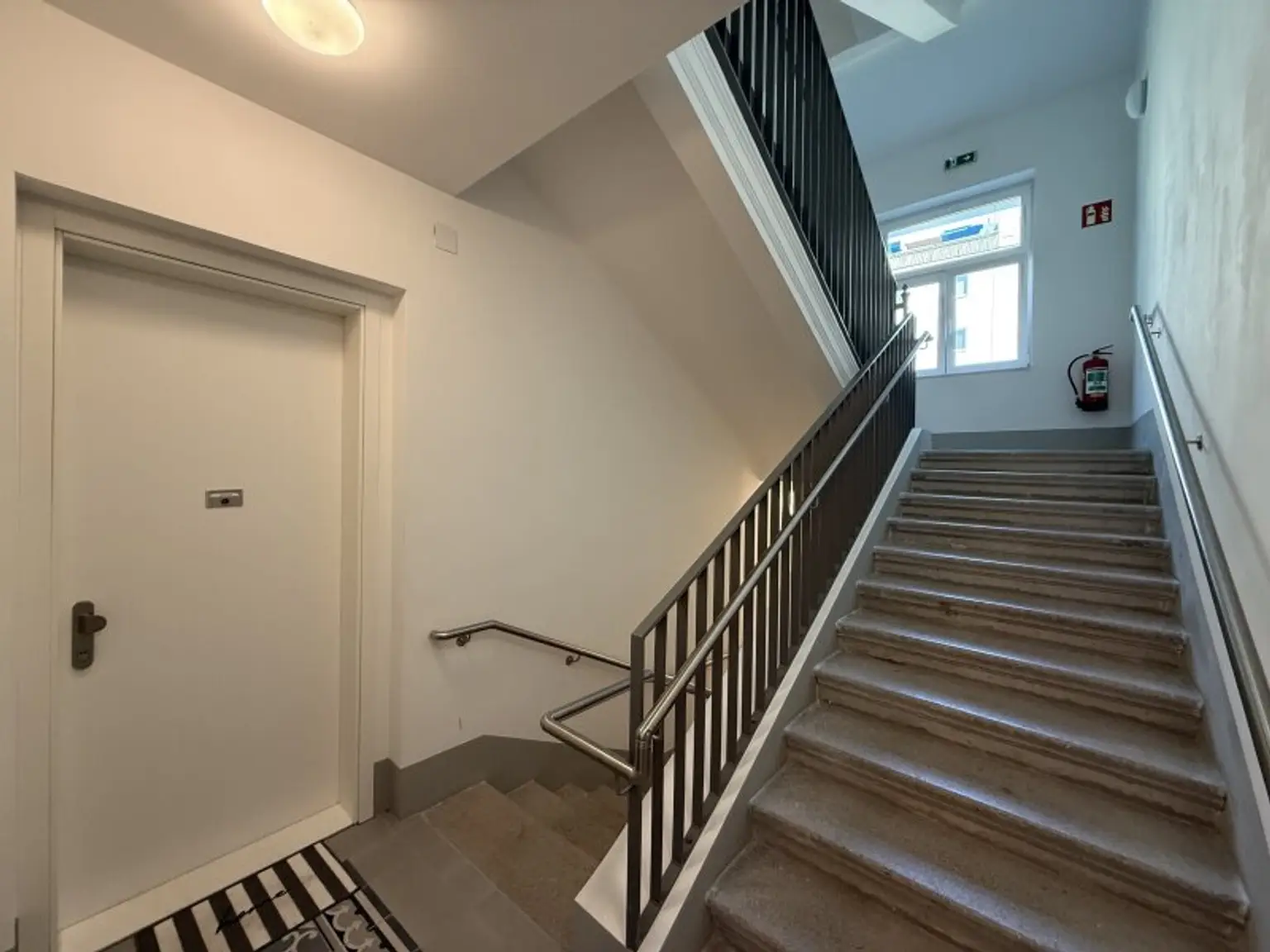 BELGHOFERHAUS 42 - Wunderschöne 3-Zimmer Wohnung in exklusivem Stadthaus inkl. Küche und Klimavorbereitung