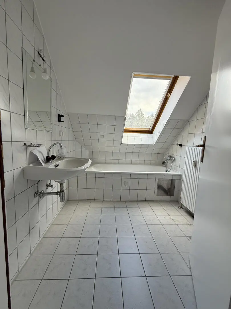 Deutschfeistritz, tolle 2-Zimmer-DG-Wohnung in ruhiger zentraler Lage zu beziehen