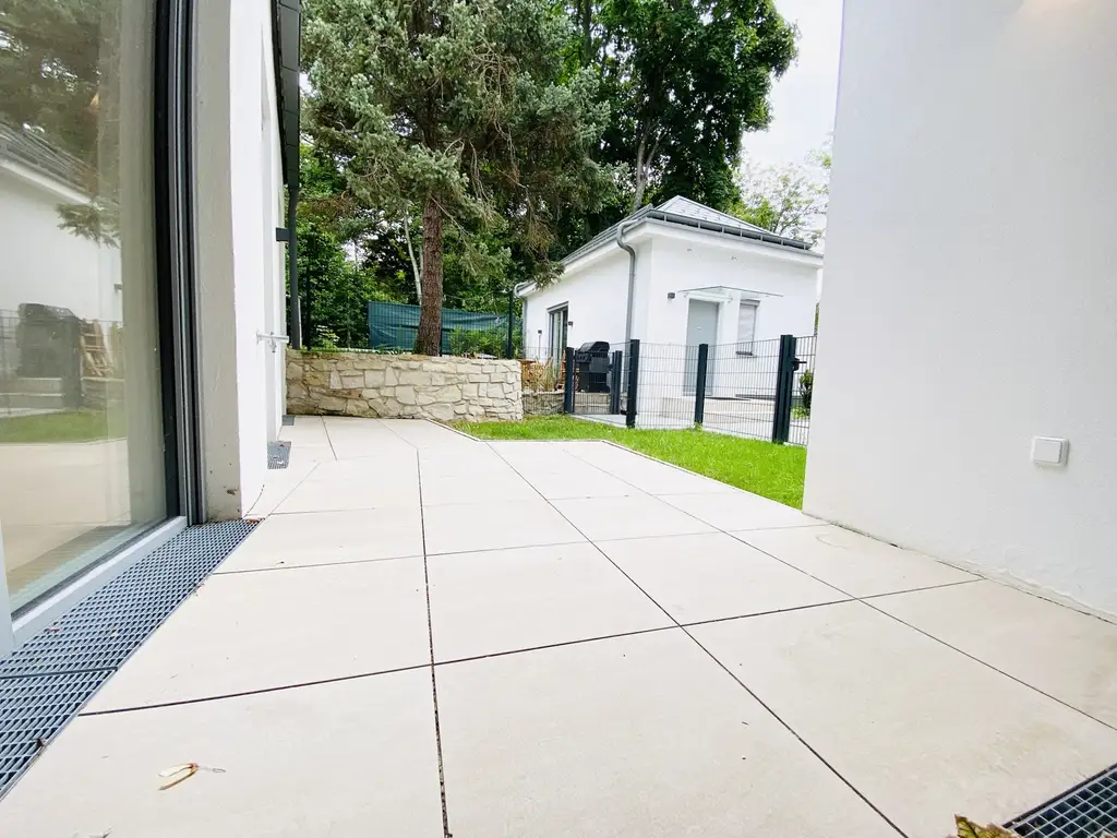 Erstbezug nach Sanierung - hofseitige Gartenwohnung mit Terrasse
