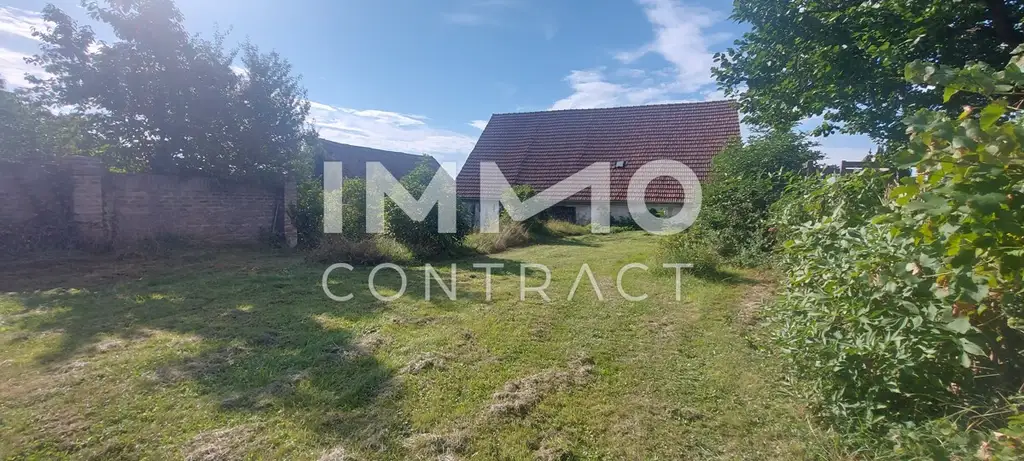 WOHN-UND GESCHÄFTSHAUS AUS DEM 16. JAHRHUNDERT IM HERZEN VON LANGENLOIS 
100 m Kellerröhre, Nebengebäude, Innenhof, Geschäftslokale, usw.