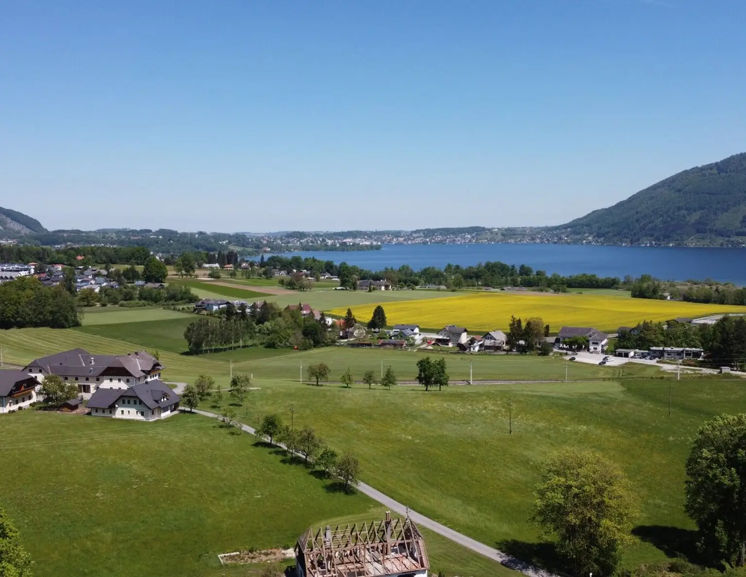 Prestige-Grundstück mit Traunsee-Panorama und Studie für eine Luxusvilla