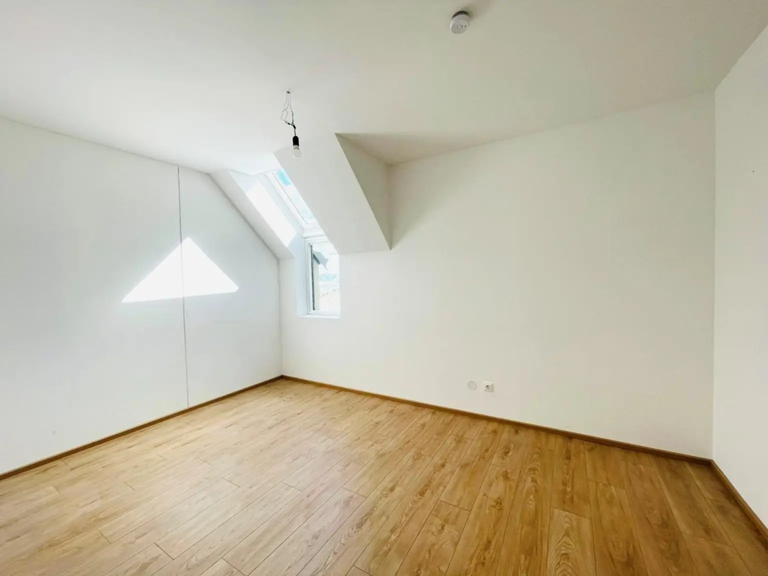 3 | ++ NEU ++ TRAUMWOHNUNG - DREI Zimmer, Küche & Terrasse | Prima Service Immobilien