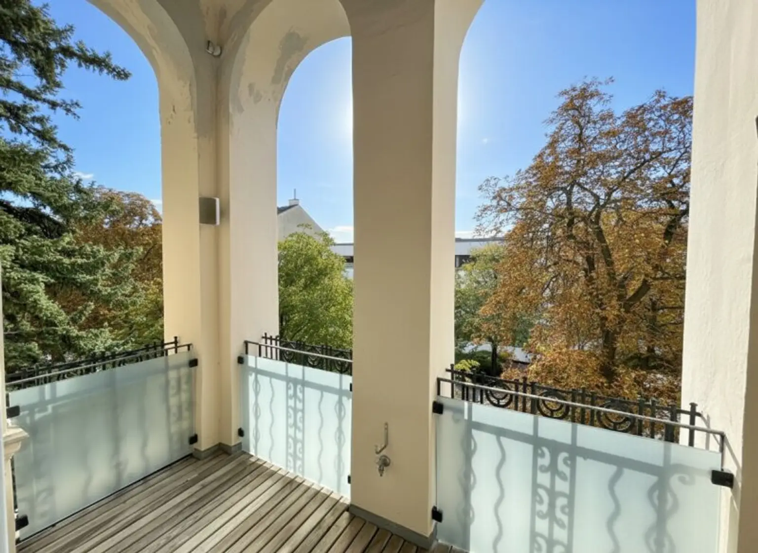 Stadtleben trifft Natur – Traumhafte 5-Zimmerwohnung in Zinsvilla zu verkaufen!
