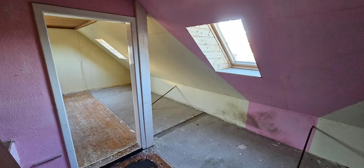 Sanierungsbedürftiges Haus mit Potenzial in attraktiver Lage - ab sofort verfügbar!