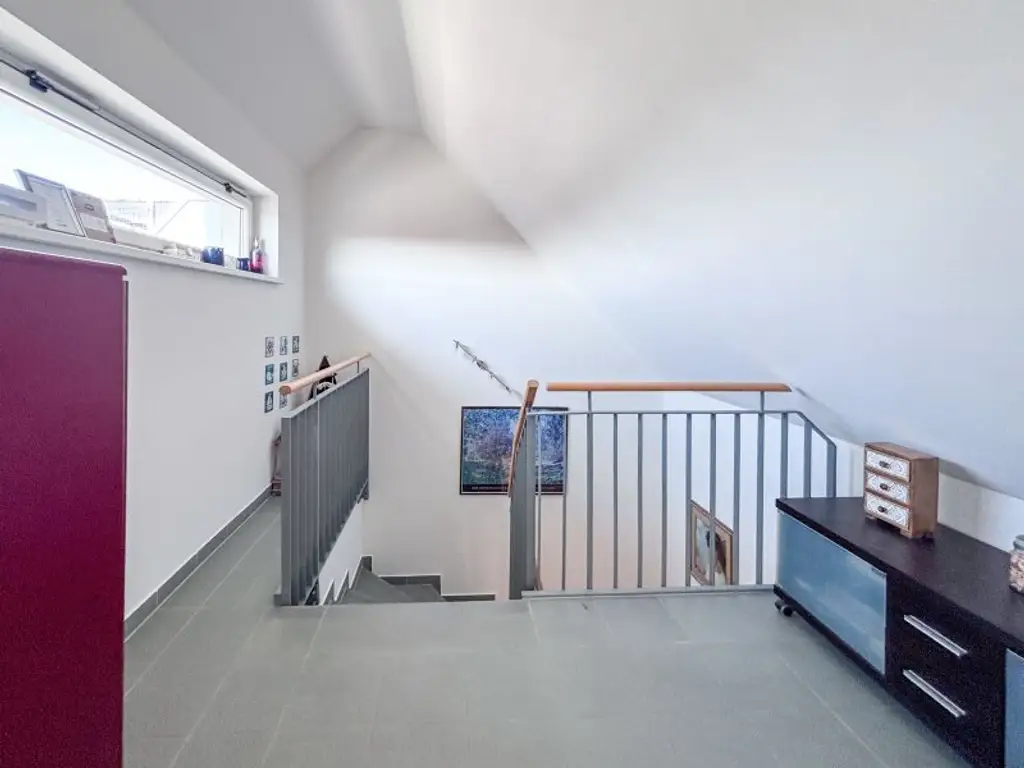 Sonnige DG-Maisonette-Wohnung in Stockerau – viel Platz für die ganze Familie!