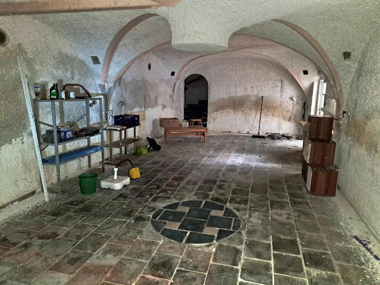 IMMOBILIE IM DORNRÖSCHENSCHLAF