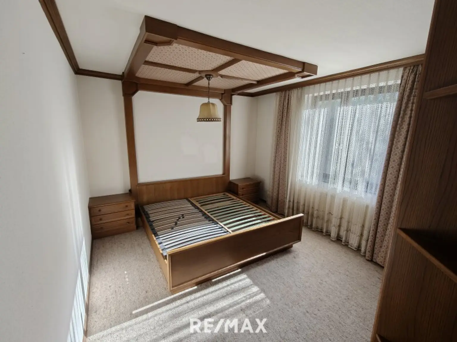 ca. 160m² NFL | Einfamilienhaus im Grünen | große Garage & Keller | Renovierungsbedarf