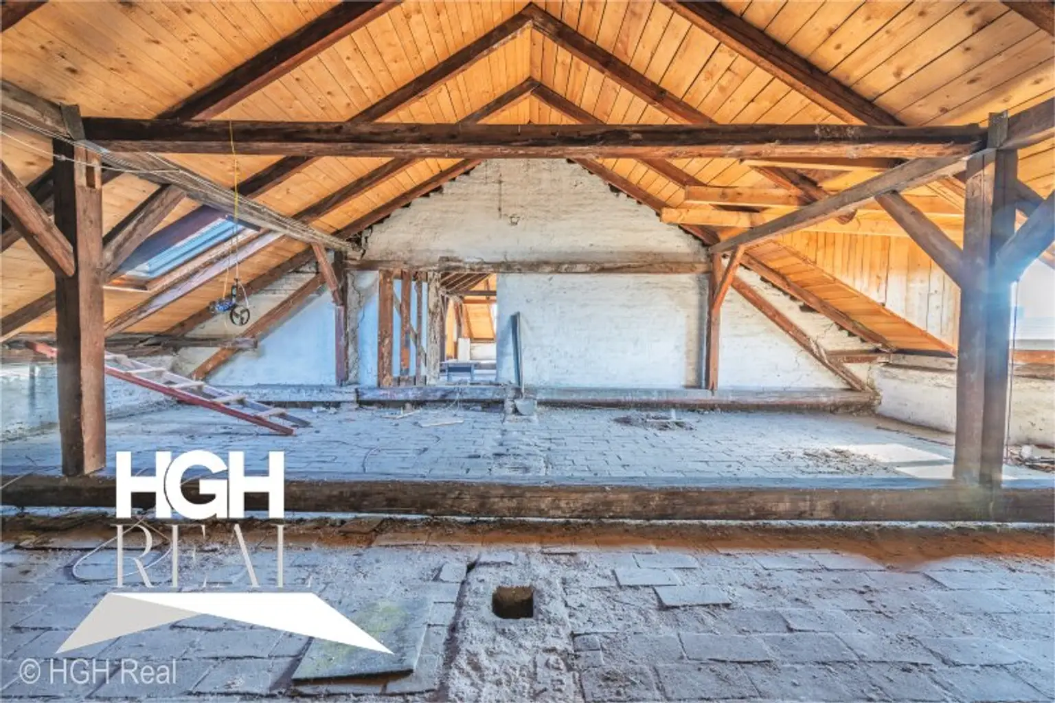 2325 Himberg Großes Grundstück mit heller beheizter HALLE, Außenfläche und bestandsfreiem Mehrparteienhaus mitten in Himberg
