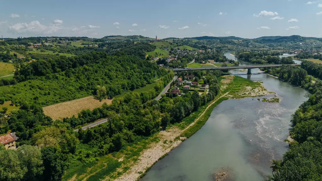 Randlage Maribor - Süd-West ausgerichtete Hang-Liegenschaft mit Aussicht auf das Drau-Ufer zu verkaufen (Fläche ca. 6 ha)