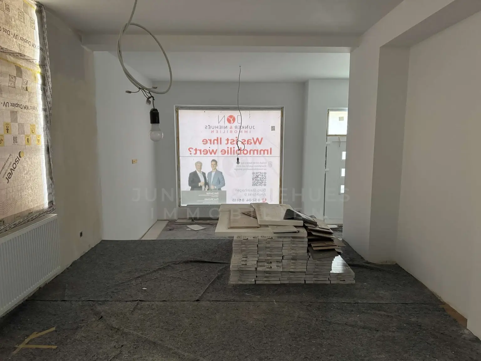 Gastraum mit Blick zum Markt