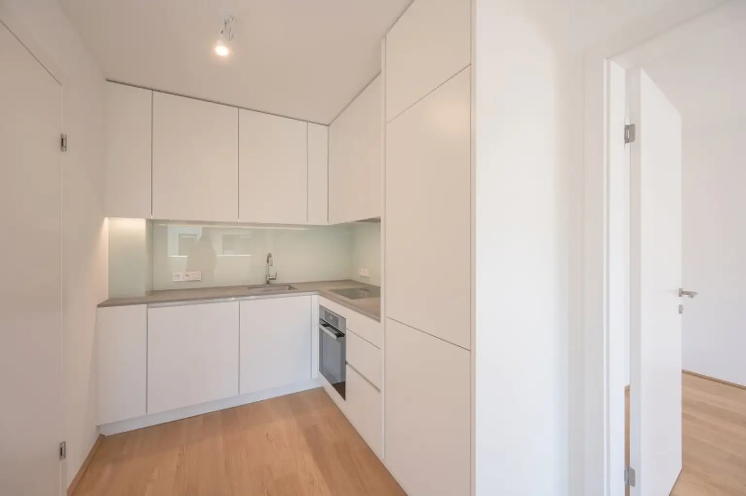 EDUART-Die Kunst des Wohnens: Hochwertiger 2-Zimmer ZWEITBEZUG mit ca. 6m² Balkon/Loggia! (6/7)