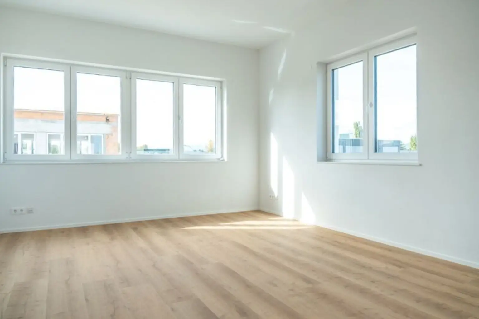 1A Gewerbebetrieb mit Halle und Büroräumen: Erstbezug mit Top-Ausstattung!