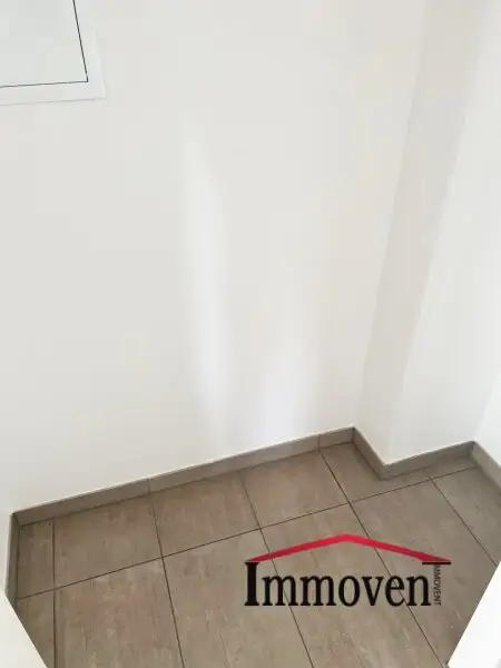 Sehr helle und große Wohnung in der Algersdorfer Straße!