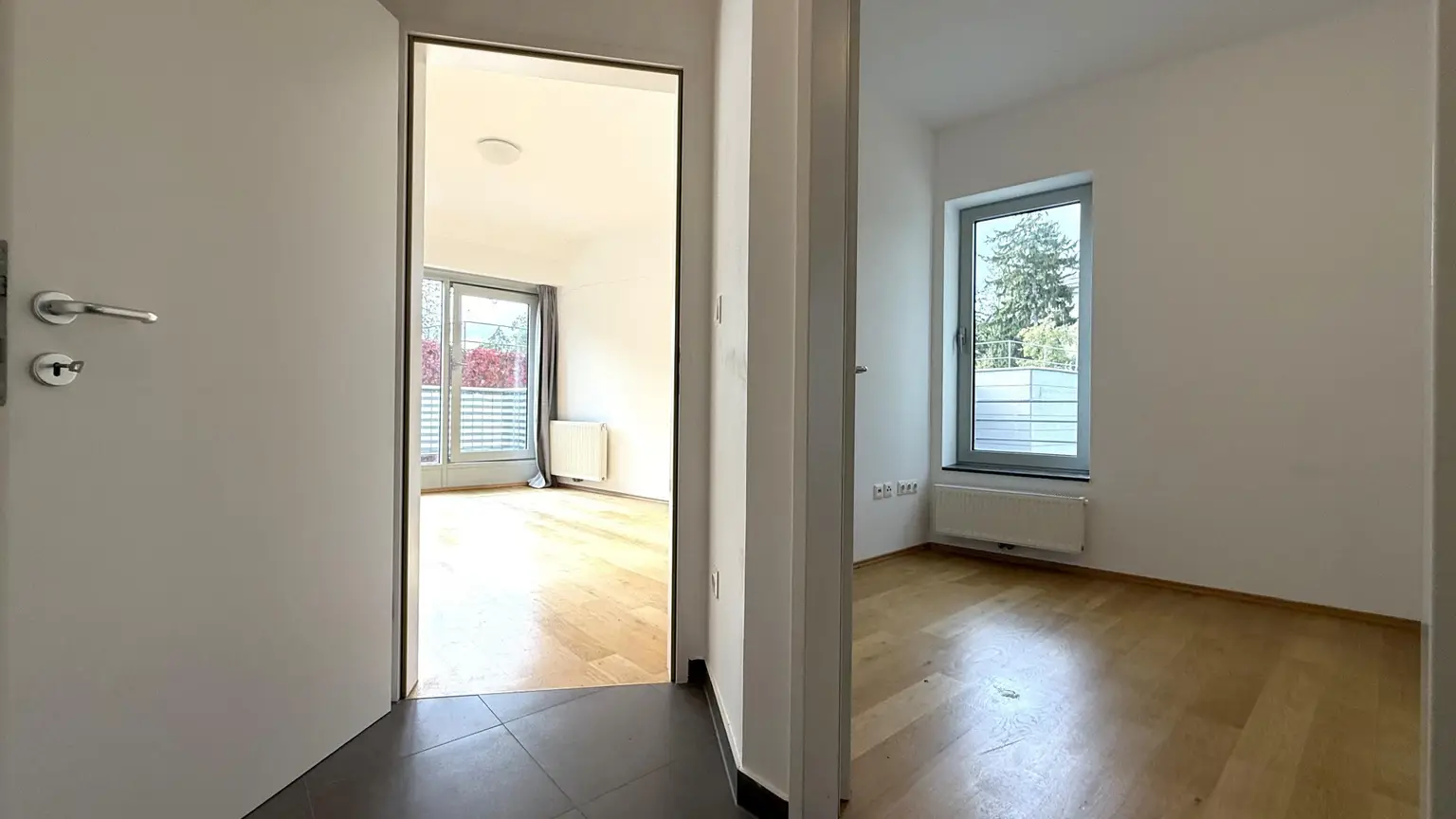 GRINZING!!! Sportliches Paar für moderne Balkonwohnung im 2.OG ohne Lift gesucht! :)