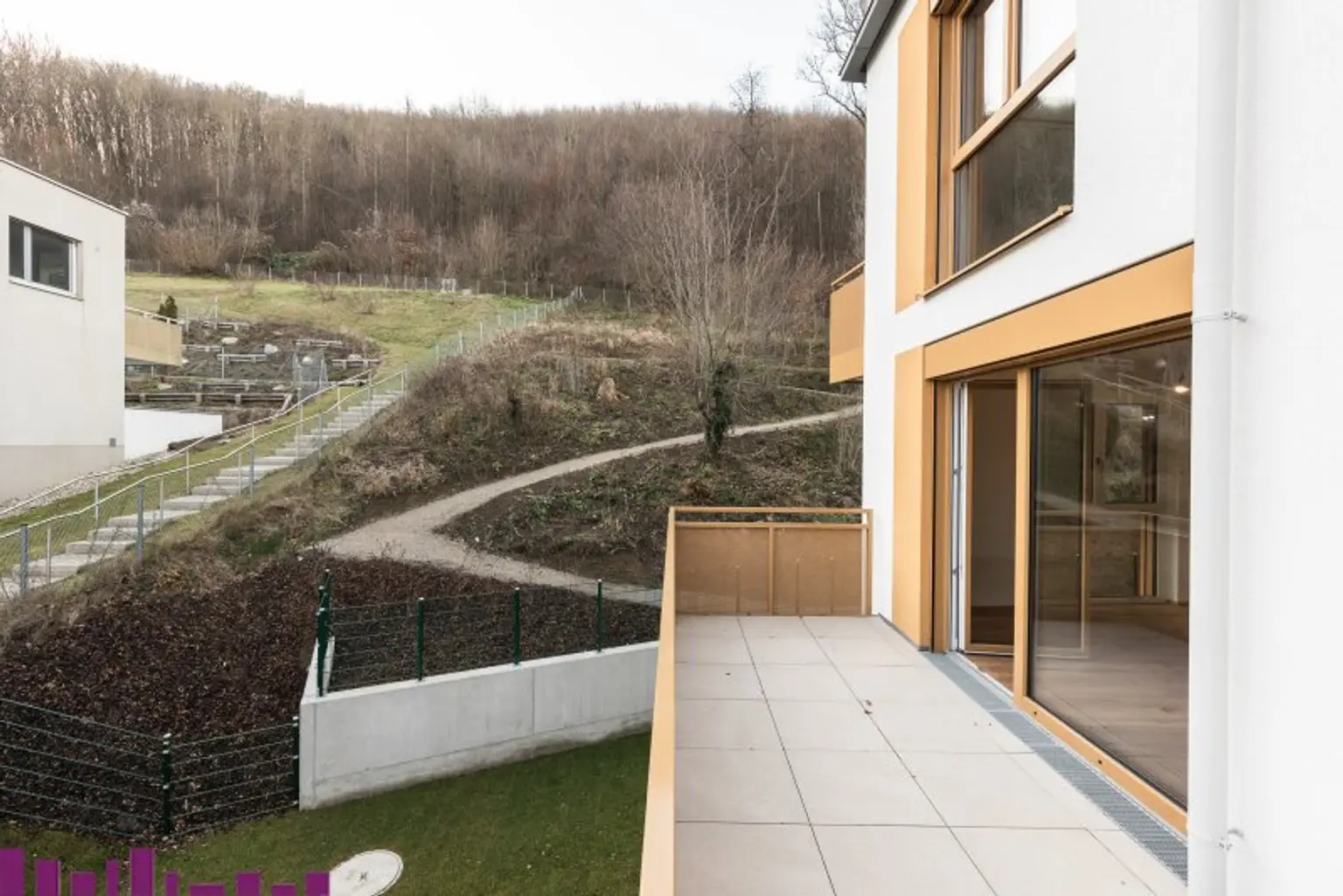 Sonnig, modern, gemütlich - mitten im Waldgebiet - PUR WOHNEN - bezugsfertig!