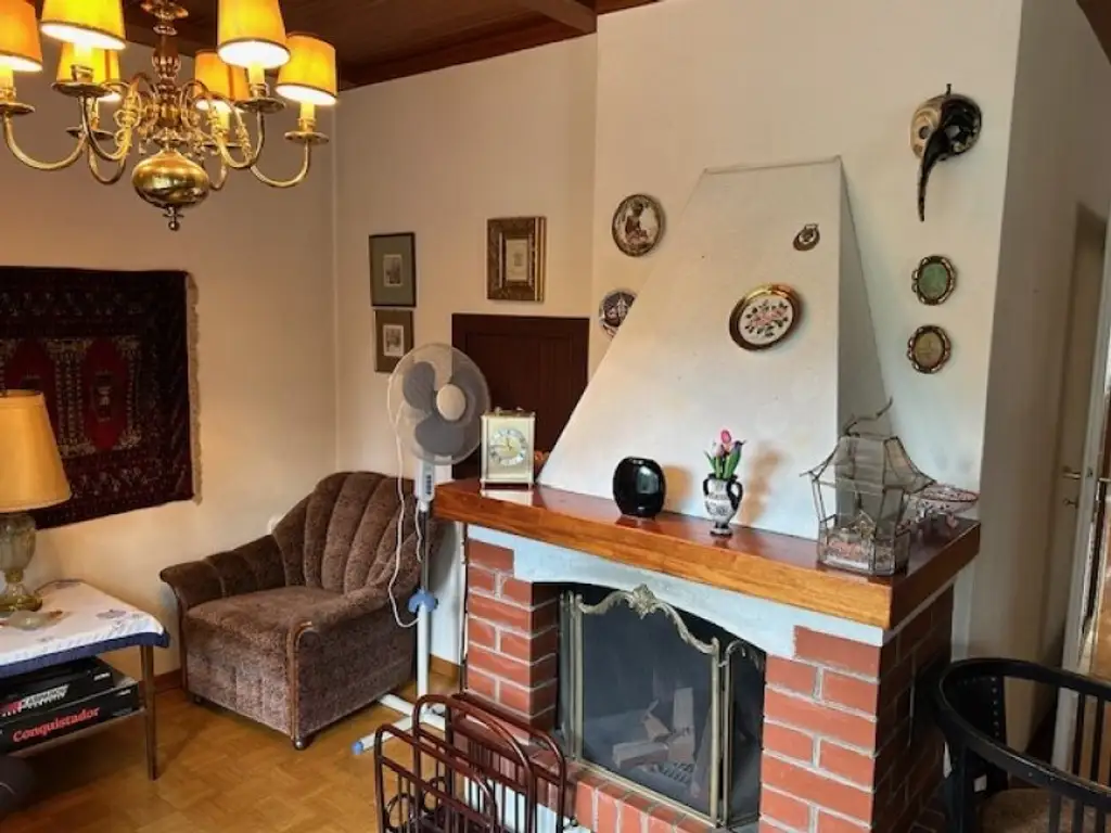 +++ TOP PREIS P.B. - KORNEUBURG, GROSSES 7 ZIMMER EIN -ZWEIFAMILIENHAUS, BENÖTIGT LIEBEVOLLE MODERNISIERUNG, toller Wintergarten und Terrasse Altbaumbestand GARTEN +++