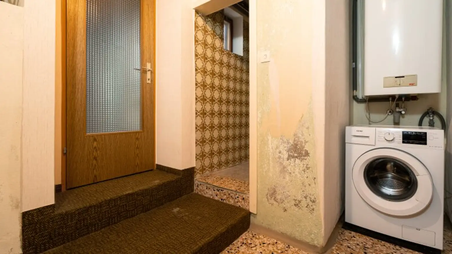 Renoviertes Haus in Loidesthal! Ein Hingucker! Großes Grundstück!