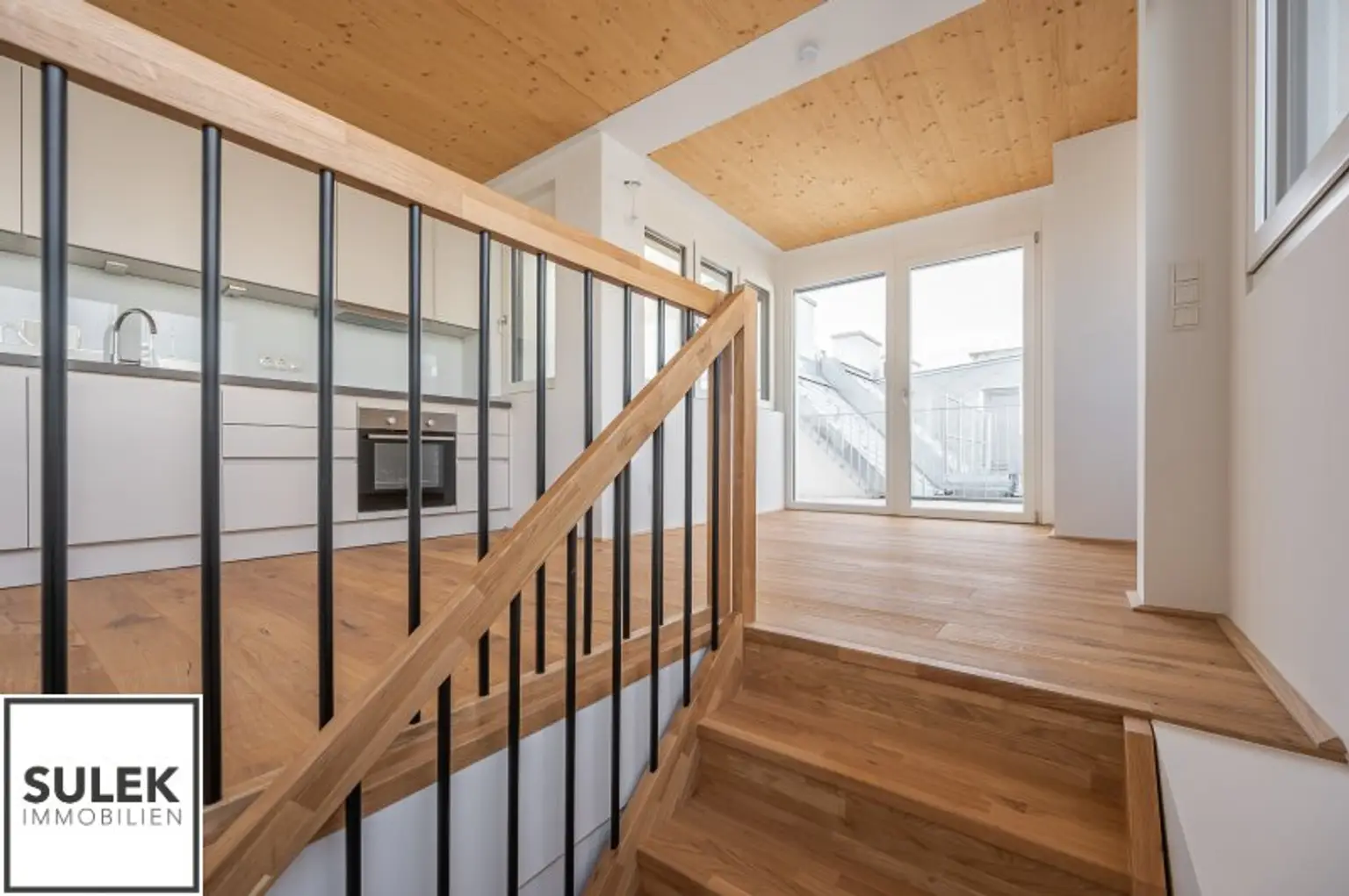 Erstbezug: 3-Zimmer-Maisonette mit hofseitiger Terrasse