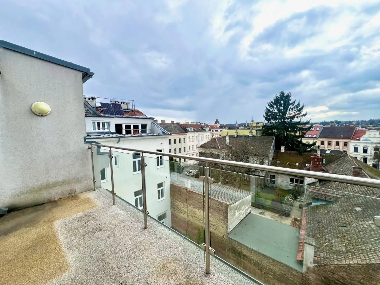 P | ++ NEU ++ SCHÖNE ZWEI  Zimmer mit TERRASSE - Altbau | Prima Service Immobilien