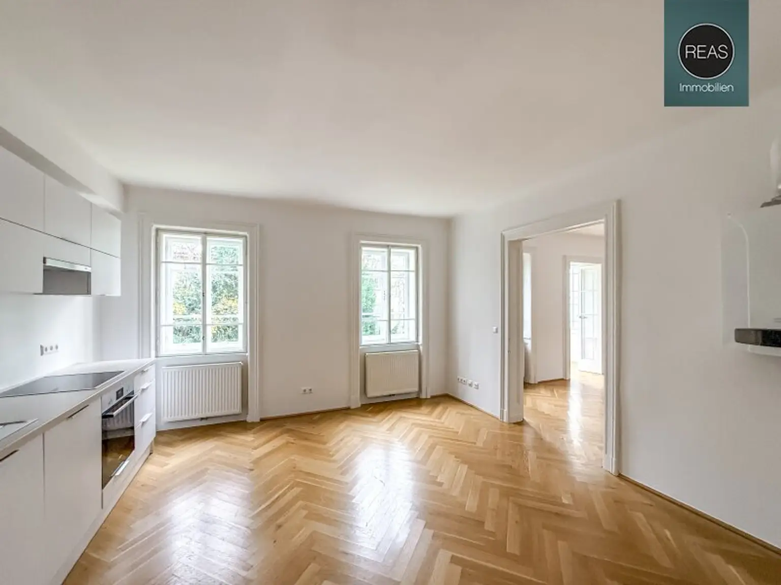 Büro mit Gartenblick und Erker in Bestlage neben dem Schubert-Museum! Gartennutzung inklusive!