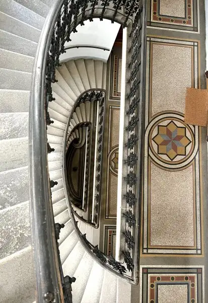 Hier bleiben keine Wünsche offen - Exklusive Maisonette mit 44m² Terrasse nahe Naschmarkt zu mieten!