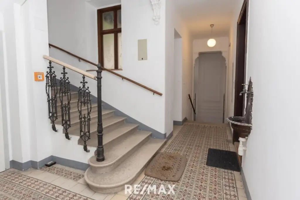 Herrliche DG-Maisonette mit 2 Hof-Terrassen bei der Volksoper, Währinger Straße