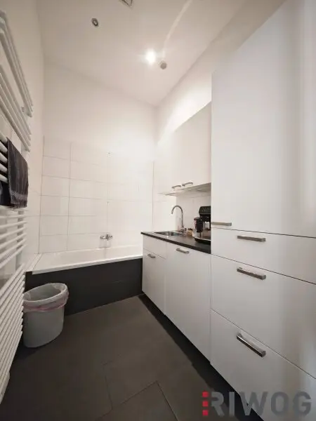 Topsaniertes Stilaltbaubüro in Naschmarktnähe | sehr hell | 154m² mit 4 bis 5 Zimmern | Luftwärmepumpe