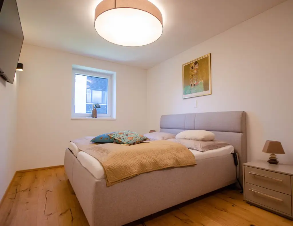 WUNDERSCHÖNES HAUS IN ABSOLUTER SEENÄHE - EXKLUSIVE RUHEOASE IN MODERNEM DESIGN!