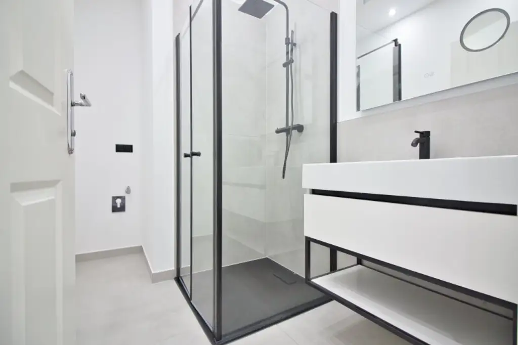 Moderne trifft Klassik | ERSTBEZUG | ruhige, charmante 2-Zimmer-Wohnung nahe Bahnhof Penzing