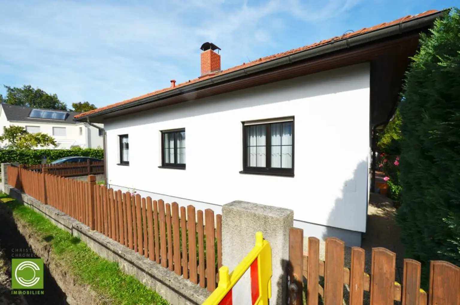 CHRISTOPH CHROMECEK IMMOBILIEN - PERCHTOLDSDORF - Erstklassiger Bungalow auf ruhigem Eckgrundstück!