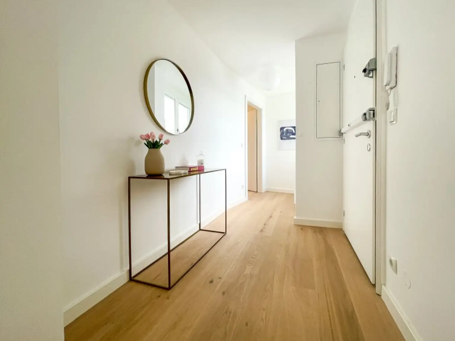 REVITALISIERTES ZINSHAUS: generalsanierte 3-Zimmerwohnung im klimatisiertem DG