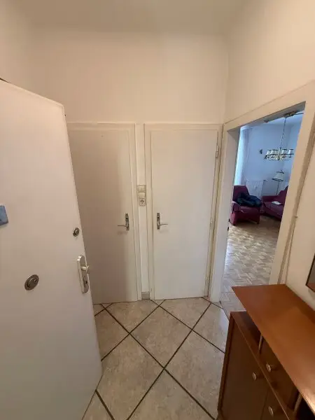 Hofmannsthalgasse (gegnüber Village im Dritten): 2-Zimmer-Neubau mit verglaster Loggia (ca. 60 m2), mit Klima & sep. Küche!