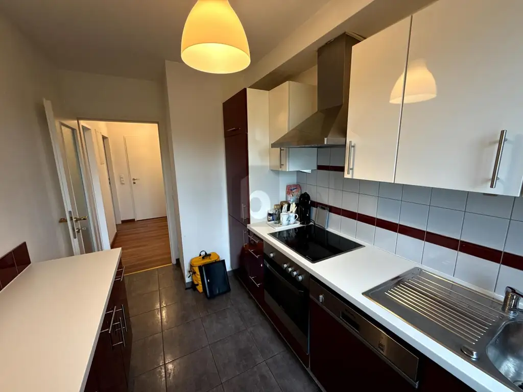 CHARMANTES OBJEKT MIT TERRASSE & ZWEI GARAGENPLÄTZEN IM 13. BEZIRK