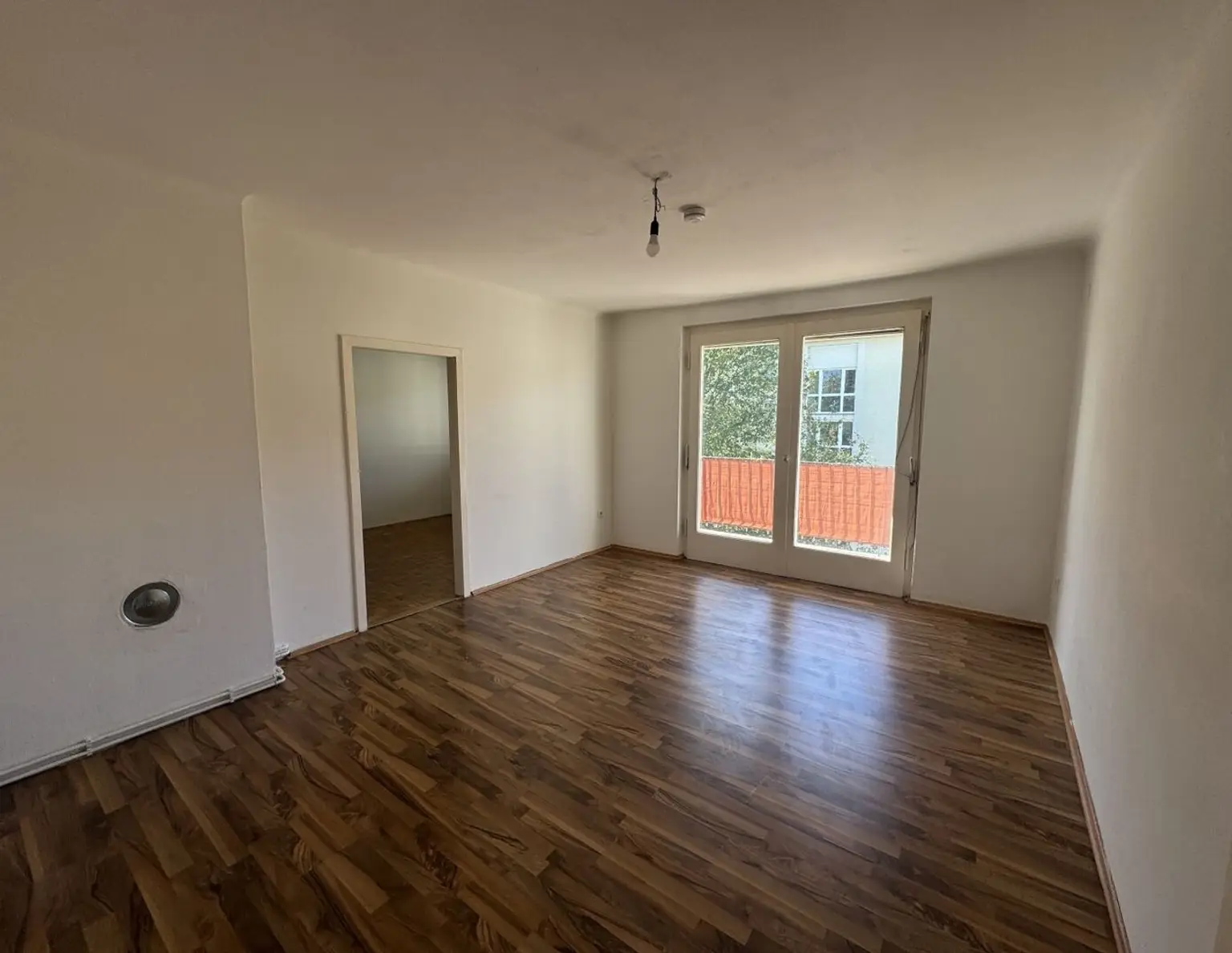 2 Zimmer Genossenschaftswohnung mit Balkon!