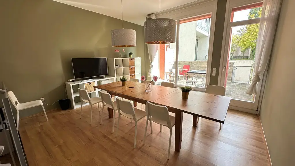 "Architektonisch reizvolles Wohnen mit Terrassen"
