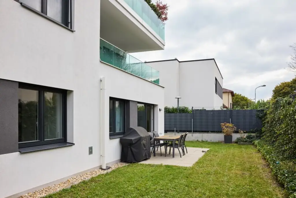Sonnige 4 Zi Gartenwohnung in Ruhelage (S-Bahn Liesing Nähe) mit Garage