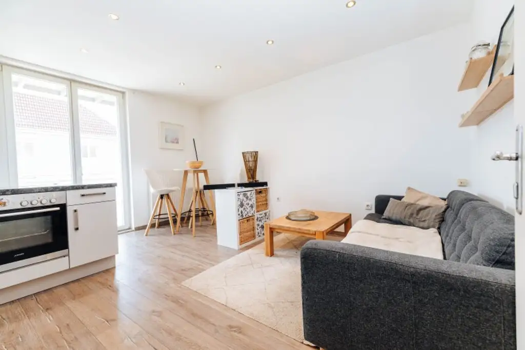 I AB 01.10 VERFÜGBAR I BADEWANNE I BALKON MIT AUSBLICK I HAUSTIERE WILLKOMMEN I INKL. HEIZKOSTEN I SEHR HELL UND RUHIG I