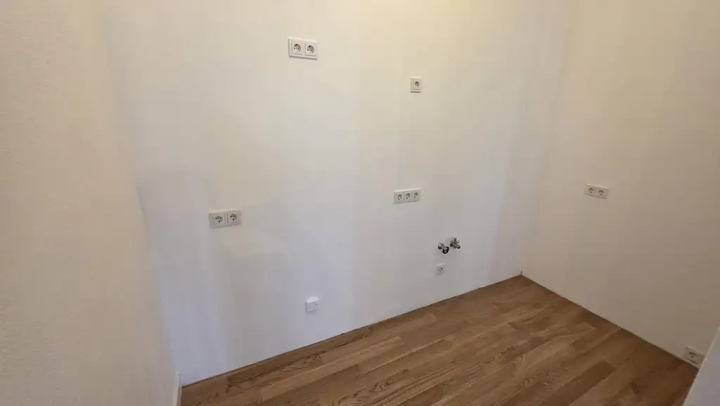 Atelier // Büro // Garten // Terrasse // Traumlage: Gumpendorfer Straße!!